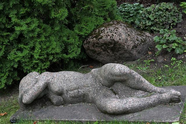 Similar Bourbons to Four Roses: Exploring the Bourbon Landscape 3 2. Delving into the Flavor Profiles: Discovering Other Rich and Complex Bourbons