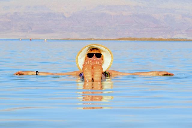 Johnnie Walker Gold Label Review: Liquid Gold Unveiled 5 The Perfect Balance: Layers of Complexity in Every Sip