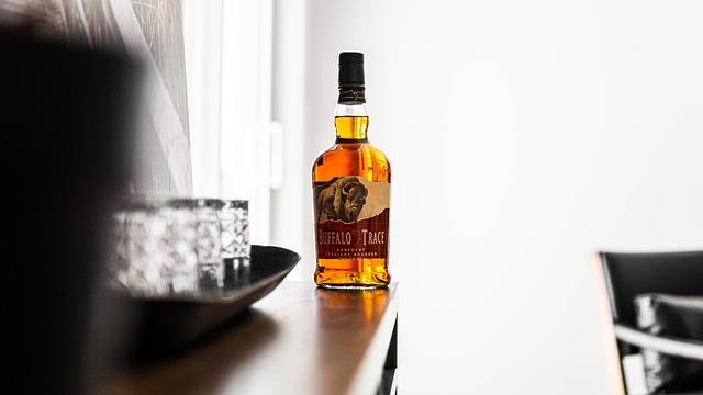 Buffalo Trace vs Jim Beam: The Battle of American Classics 3 2. Unveiling the Flavor Profiles: Exploring the Rich and Unique Tastes of Buffalo Trace and Jim Beam