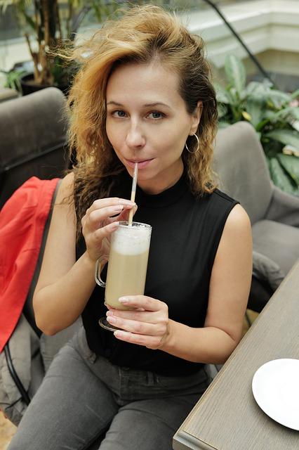 Basil Hayden's vs Woodford Reserve: Quality Bourbon Match-Up 4 - Sipping With Sophistication: Tasting Notes and Comparisons of Basil Hayden's and Woodford Reserve