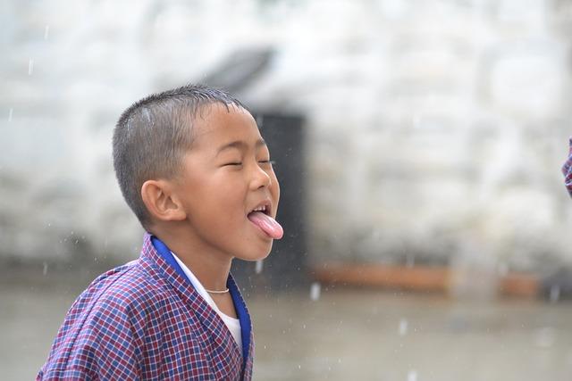 Russell's Reserve 10 Year Bourbon Review: A Decade of Russell's Royalty! 4 The Taste Experience: Layers of Flavor in Every Sip