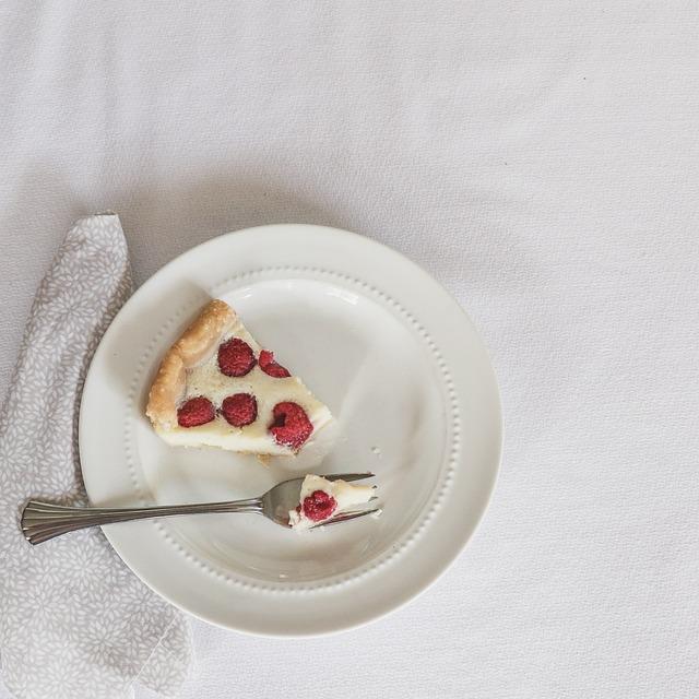 Wolf Moon Straight Bourbon Whiskey: Reviews Howling with Boldness 2 1. A Taste of Rich Oak and Spice