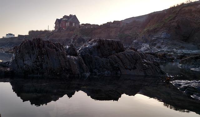 Westward Single Malt Whiskey Review: A Western Journey in a Glass 5 Innovative Approach: How Westward Single Malt Stands Out in the Whiskey Industry