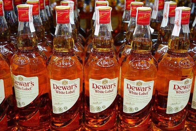 White Label Whiskey: A Blank Canvas of Flavor 5 - The Perfect Pairing: Exploring Flavor Combinations with White Label Whiskey